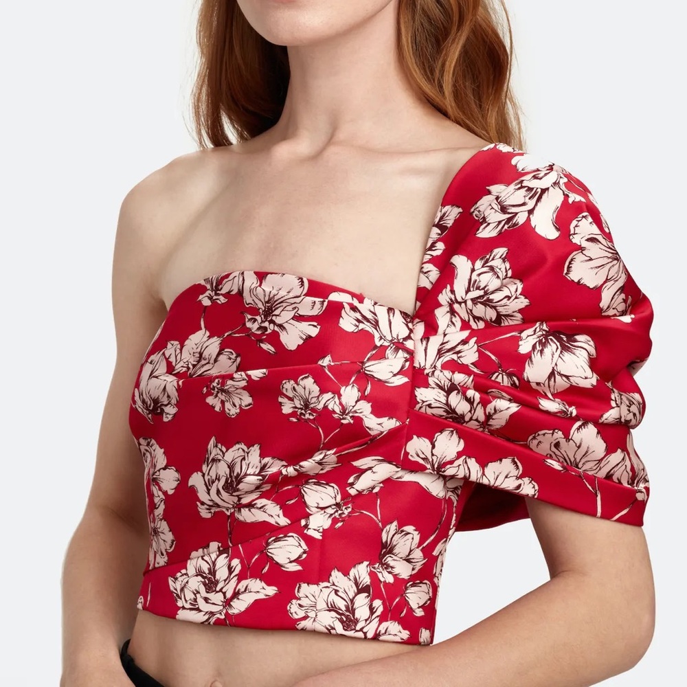 AMUR Red Floral One-Shoulder Crop Top - Picture 4 of 4